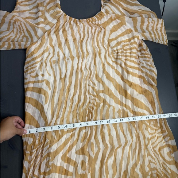 Sezane Julietta Long Sleeve Pleated Maxi Robe Dress Zebra - Picture 9 of 11